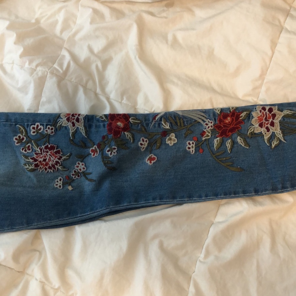 Embroider Jeans - Picture 2 of 7